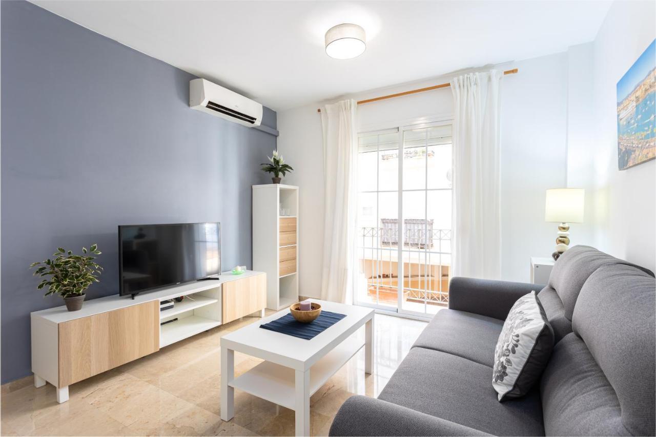 Holidays2Malaga Capuchinos French Balconies, Private Parking, Wifi & Air Con Exterior photo